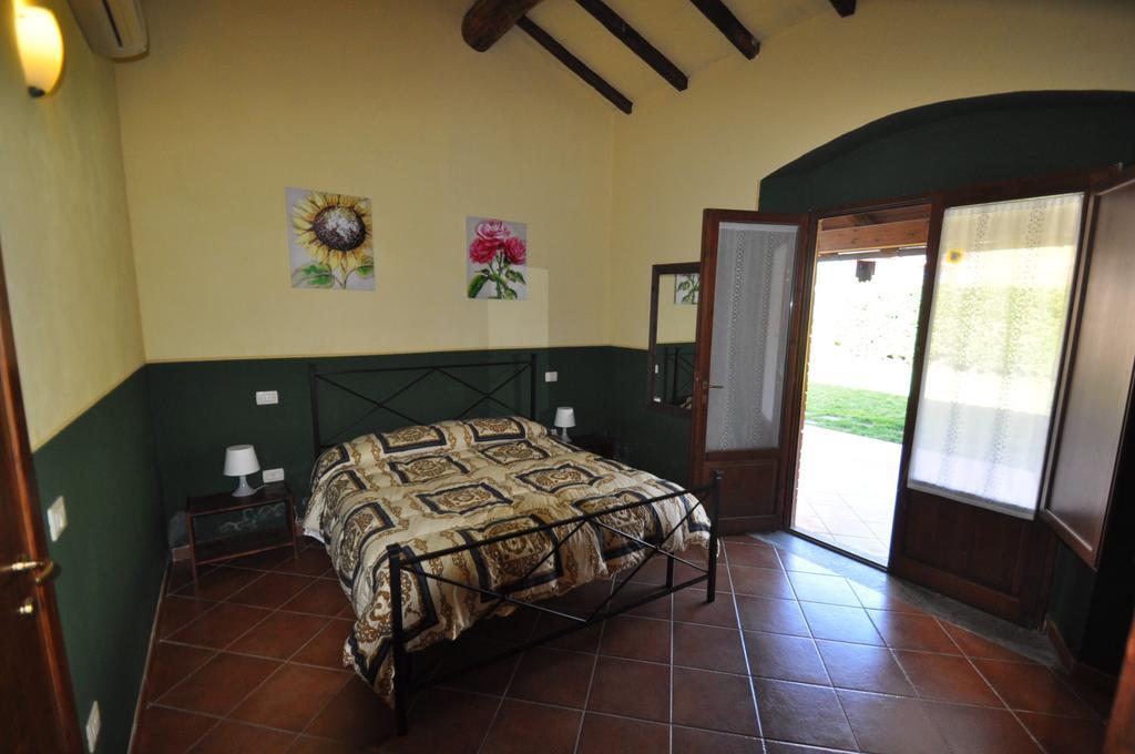 Agriturismo Il Cerrosughero Villa Скарлино Стая снимка