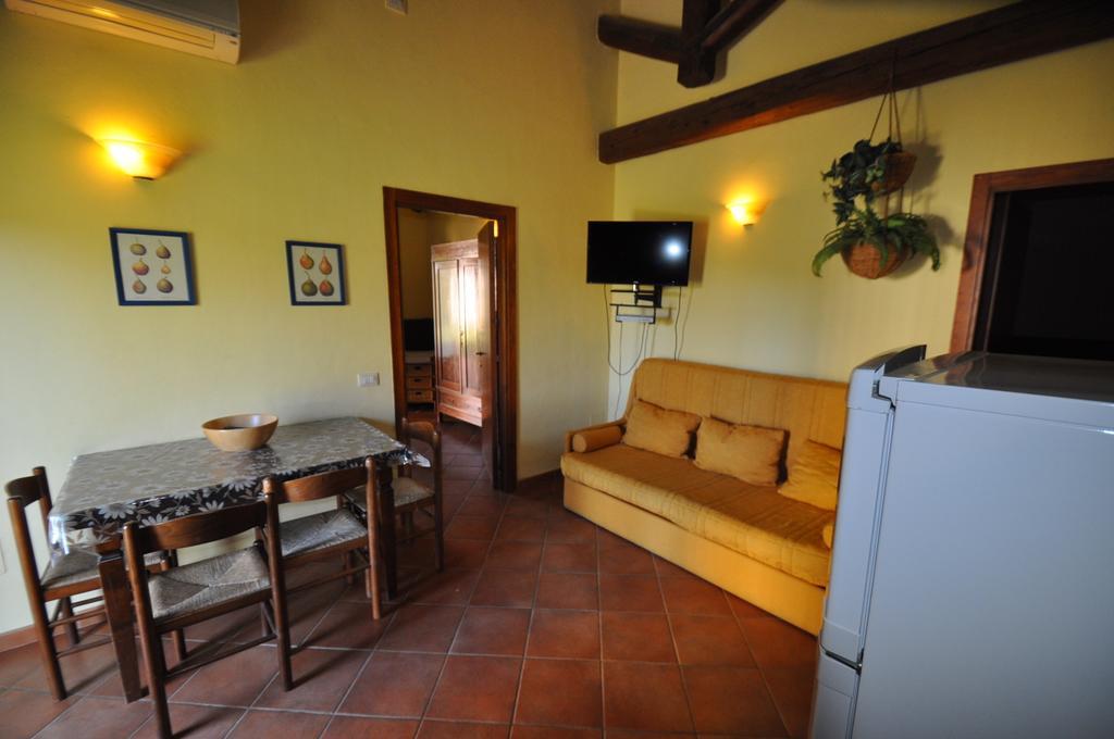 Agriturismo Il Cerrosughero Villa Скарлино Стая снимка
