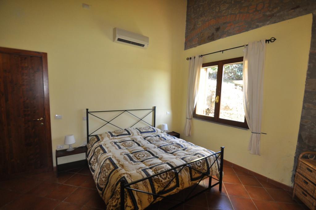 Agriturismo Il Cerrosughero Villa Скарлино Стая снимка