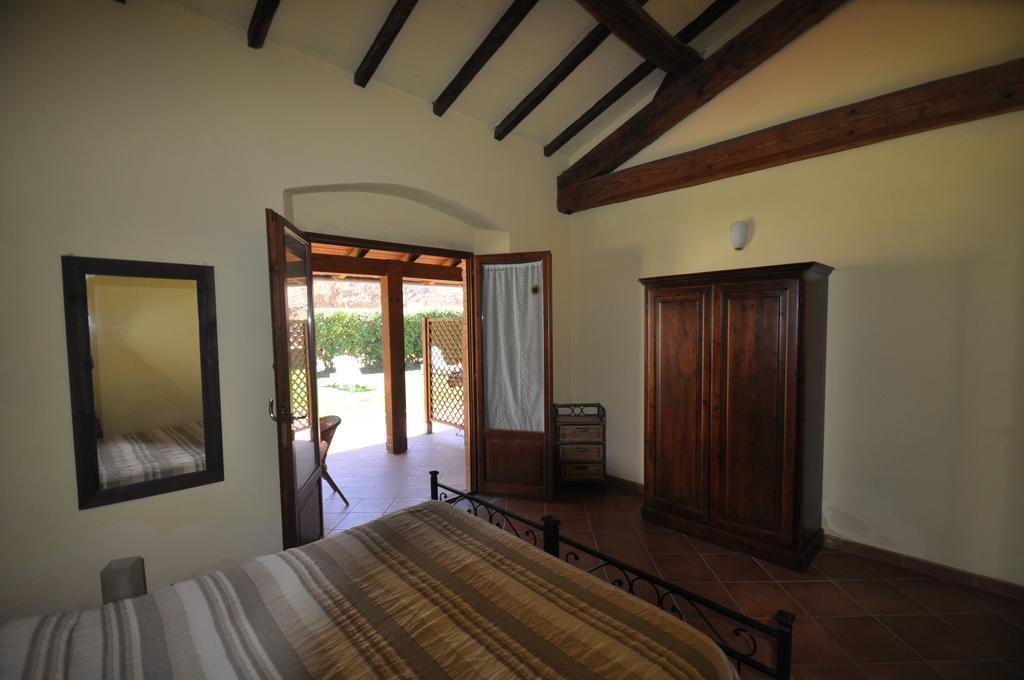 Agriturismo Il Cerrosughero Villa Скарлино Стая снимка