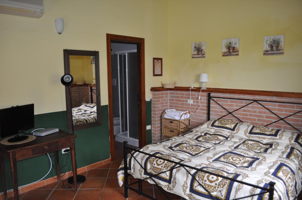 Agriturismo Il Cerrosughero Villa Скарлино Стая снимка