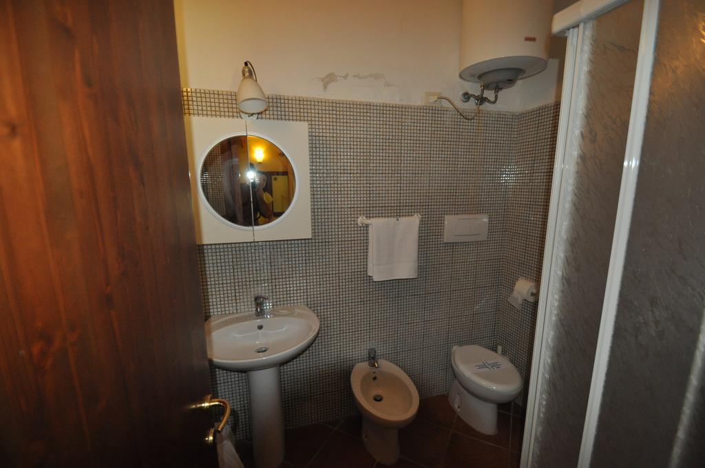 Agriturismo Il Cerrosughero Villa Скарлино Стая снимка